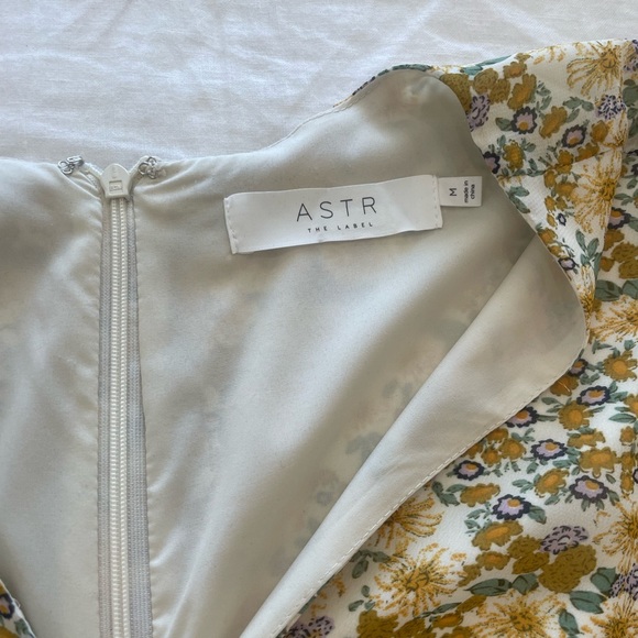 Astr Floral Mini Dress - Picture 3 of 5